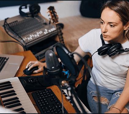 Top Tips to Pitch Songs to Music Industry Professionals Successfully